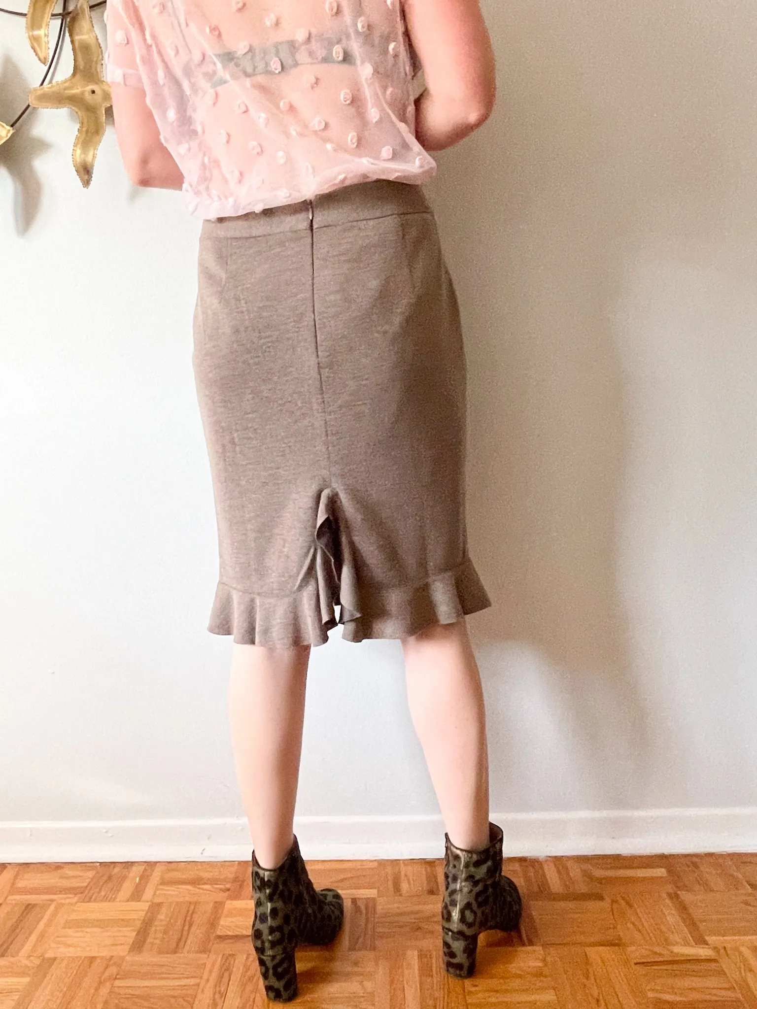 Ann Taylor Taupe Ruffle Hem Pencil Skirt - Size 6