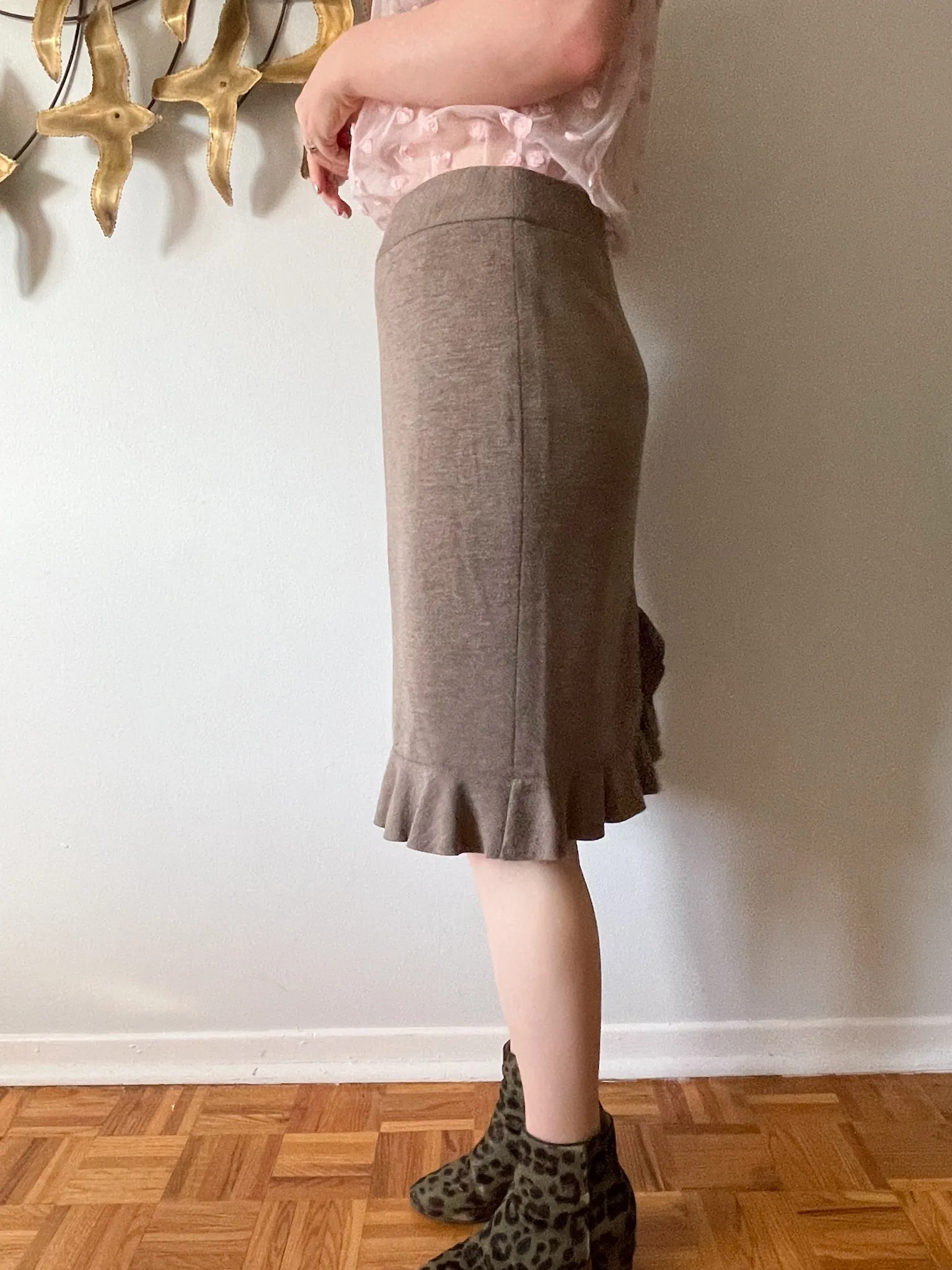 Ann Taylor Taupe Ruffle Hem Pencil Skirt - Size 6