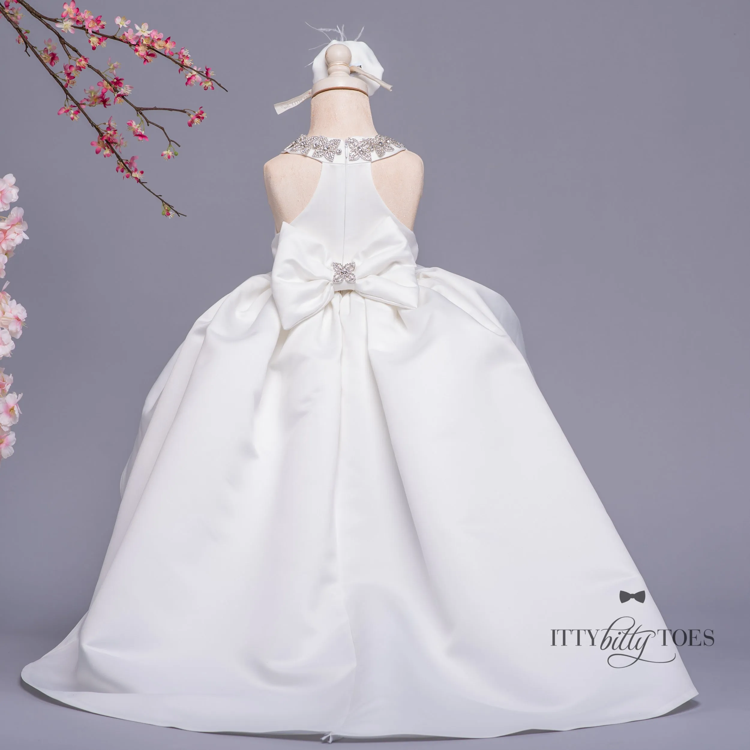 Mia Bella Gown (White)