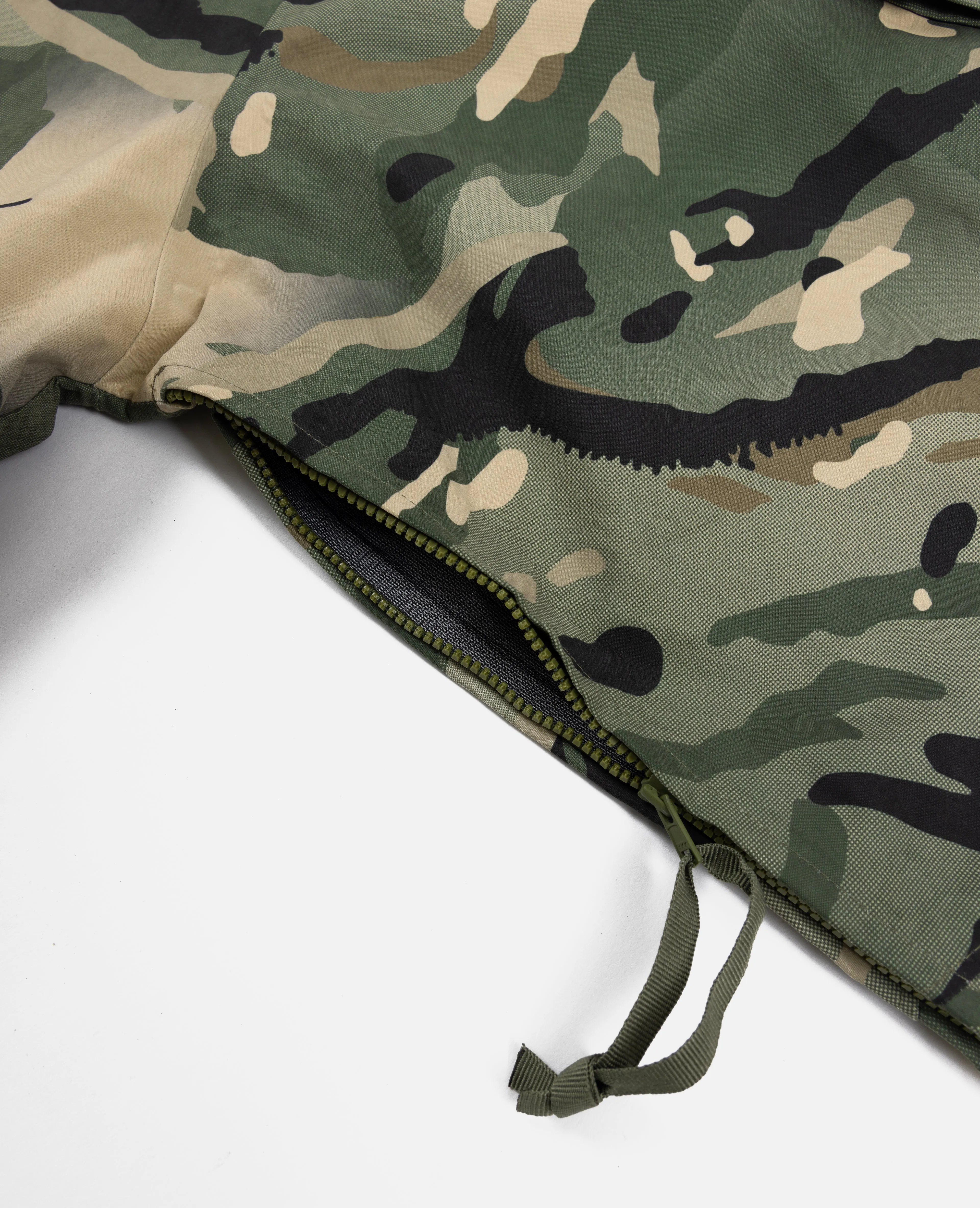 Patta Spray Camo Nylon Tactical Parka (Multi/Spray Camo)