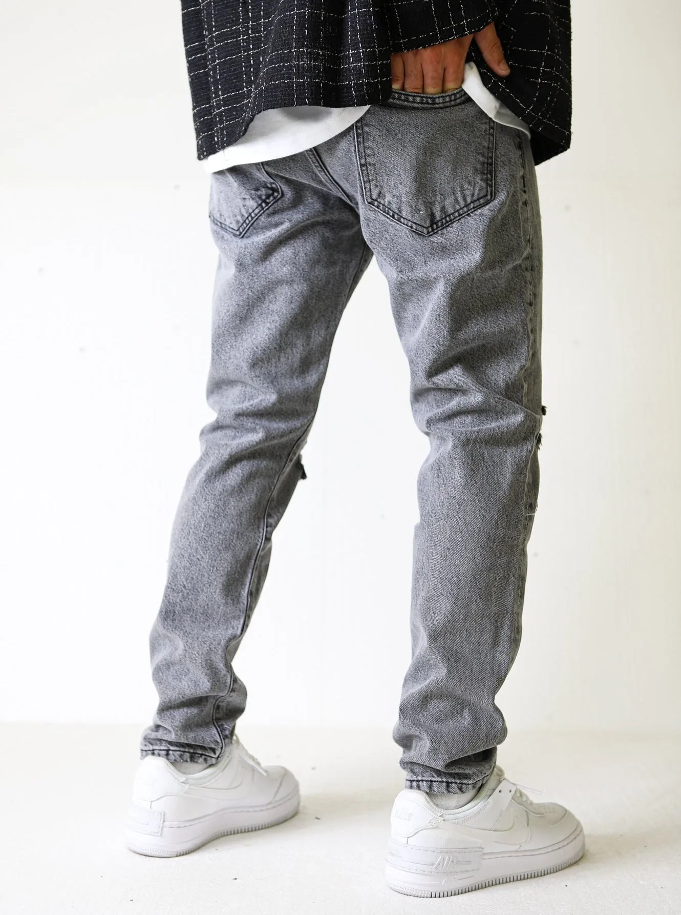 Premium Grey Ripped Essential Jeans